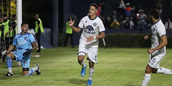 Alex Arce vive el mejor momento de su carrera profesional en el fútbol argentino.