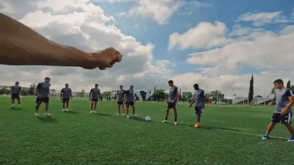 Con una especial cámara en el pecho, el paraguayo mostró el entrenamiento
