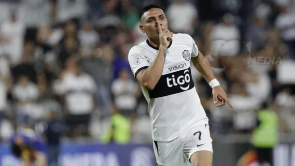El atacante de Olimpia que recibe ayuda de todas partes