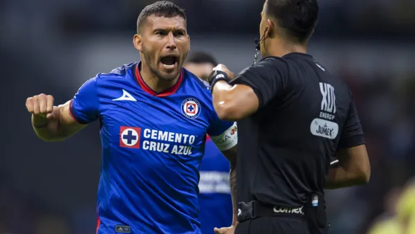 El defensor paraguayo tuvo escaramuzas con el entrenador