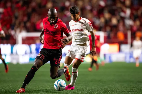 El ex Cerro Porteño no jugó un sólo minuto con la Albirroja mientras marca con el Toluca.