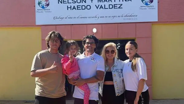 El ex futbolista colabora con el país a través de la fundación de su familia.