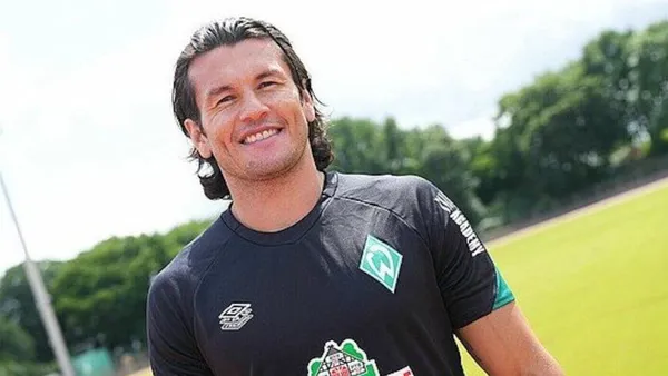 El histórico albirrojo ahora está en la parte de entrenador en Alemania