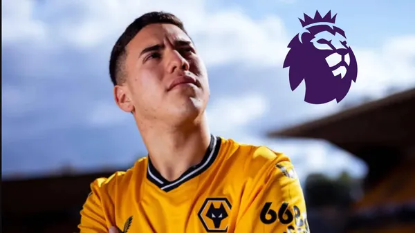 Enso González con la camiseta de Wolverhampton