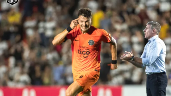 Facundo Bruera festejando su gol
