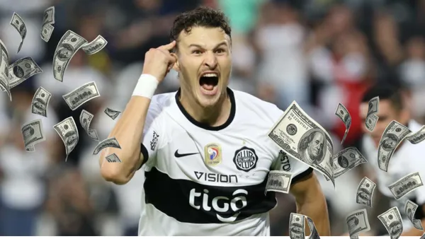 Facundo Bruera festejando un gol con Olimpia