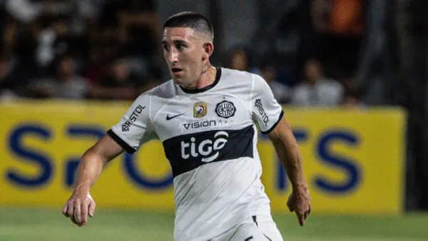 Facundo Zabala, uno de los ídolos franjeados colaboró con la escuela de fútbol.