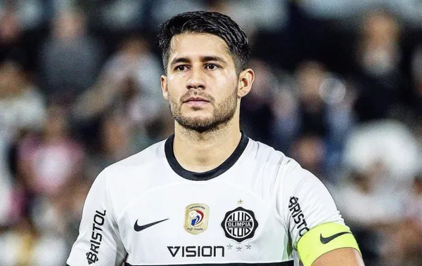 Iván Torres no seguiría en Olimpia.