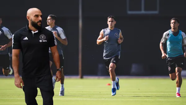 Matías Rojas y el guardia de Messi