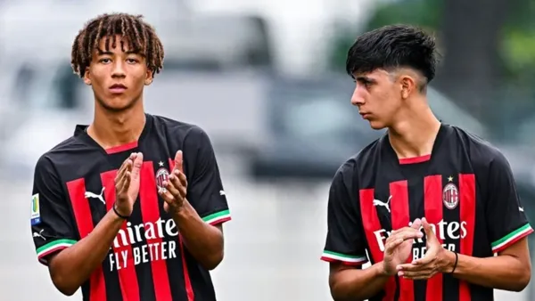 Milán jugó contra Paris Saint Germain por la fase de grupos de la Champions League.