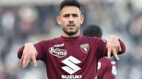 Tonny Sanabria renovó con el Torino.