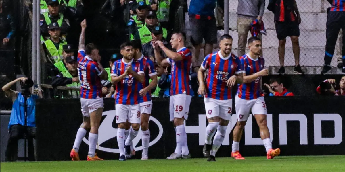 El festejo de los jugadores de Cerro Porteño por el gol de Juan Iturbe