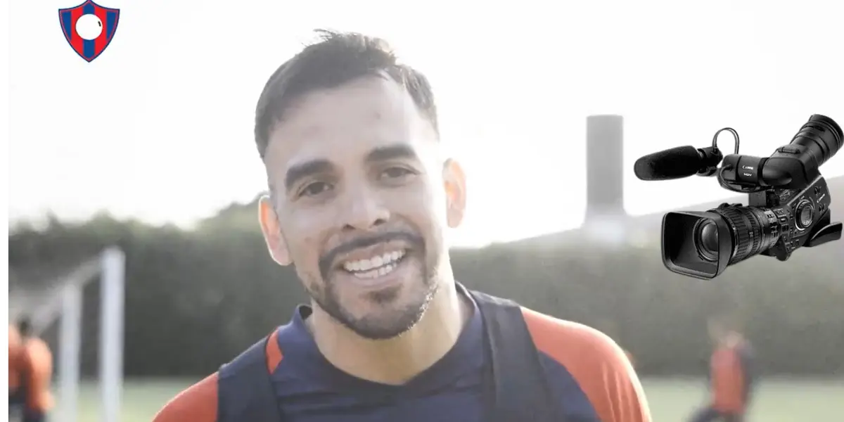 Javier Báez sonriendo a la cámara en el entrenamiento de Cerro Porteño