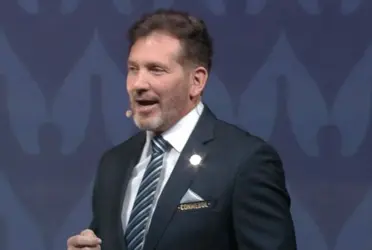 Alejandro Domínguez iba a mencionar tres puntos pero sólo recordó dos.