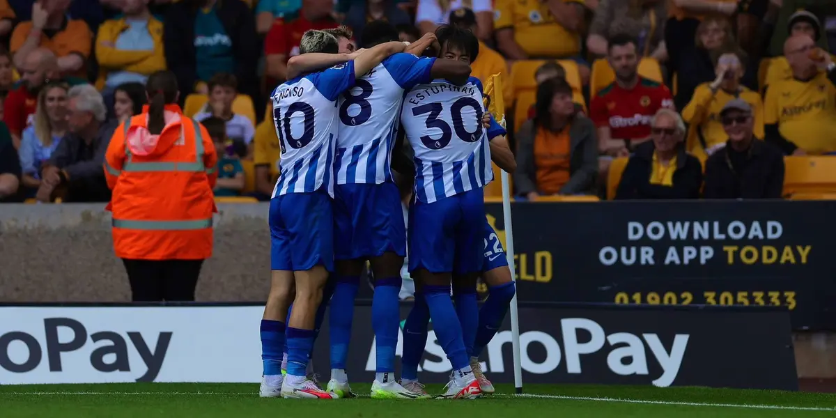Brighton goleó por 4-1 al Wolverhampton con una actuación estelar de Julio Enciso.
