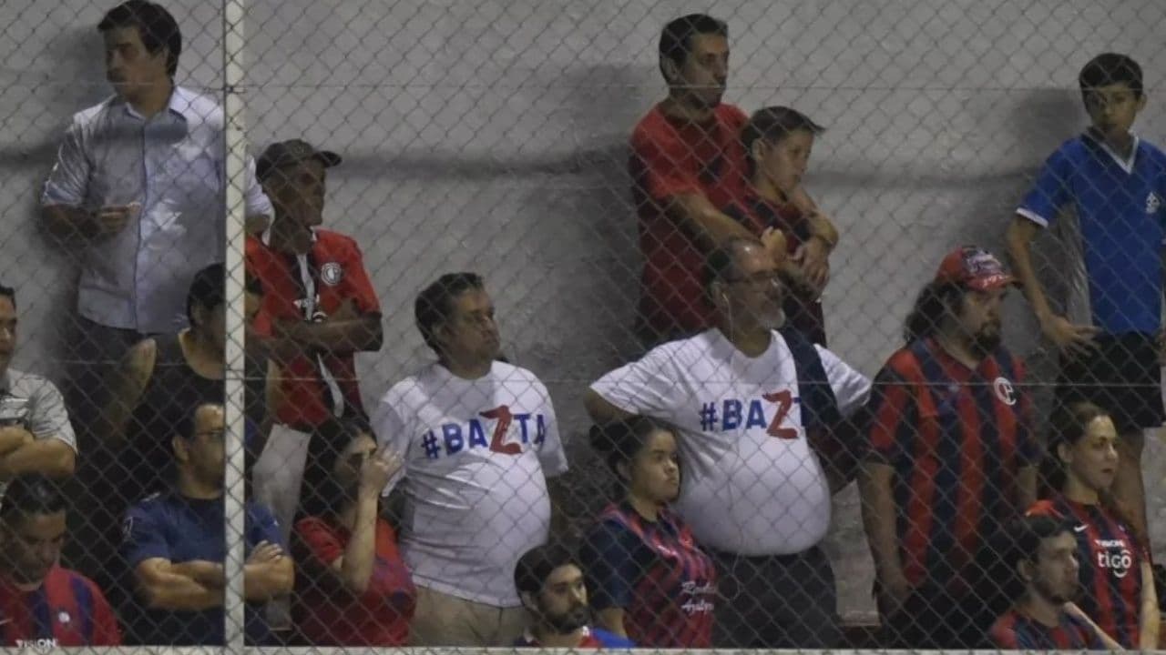 Cansados de fracasos, los fanáticos de Cerro Porteño esperarán la llegada del plantel al país.