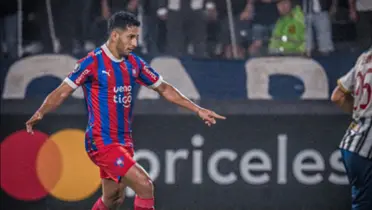 Cecilio Domínguez en el juego contra Alianza Lima