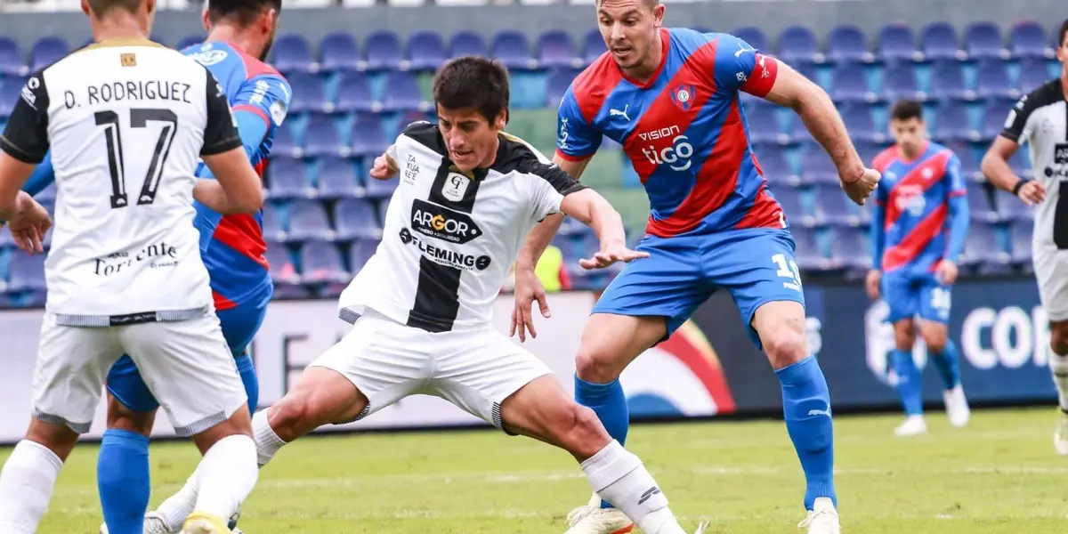 Cerro Porteño estaba a punto de dar vuelta el resultado pero el árbitro convalidó un polémico gol al rival.