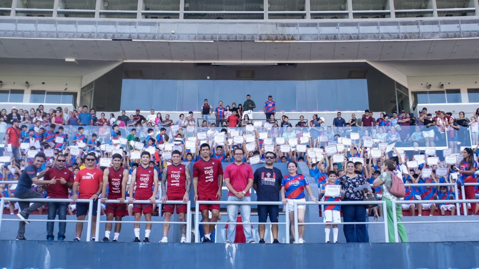 Cerro Porteño hizo un acto con sus jugadores juveniles en La Nueva Olla