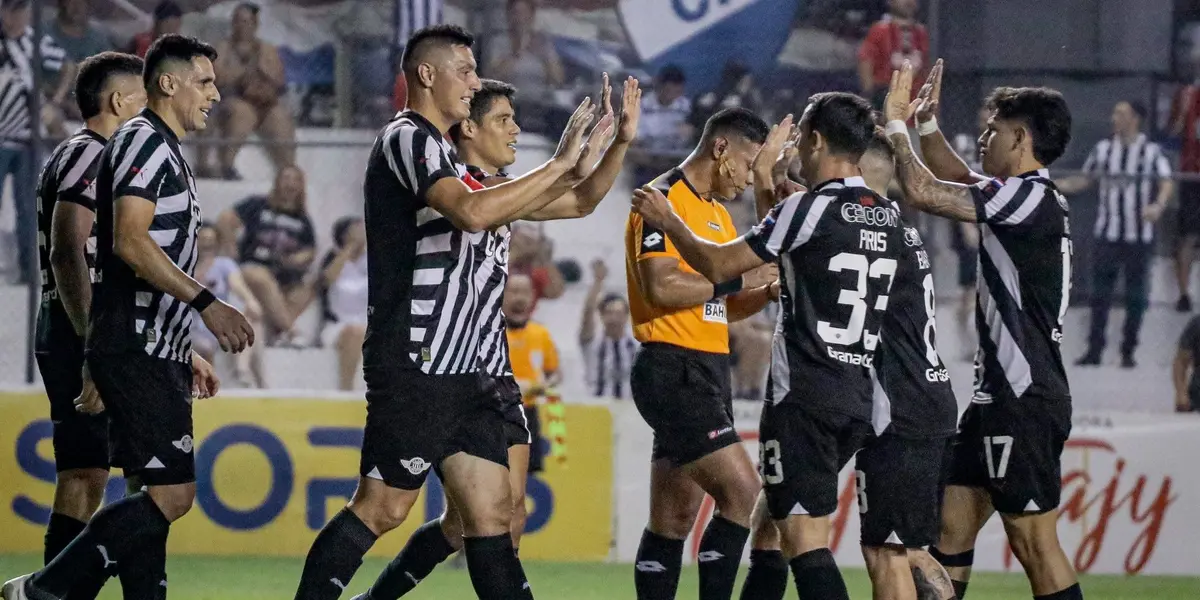 Daniel Garnero dejó Libertad y ahora el entrenador gumarelo no tiene ni 30 años.