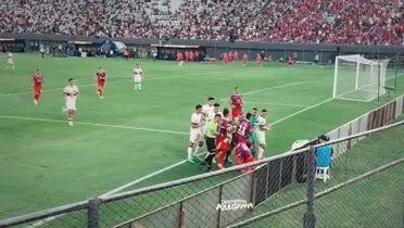 Lo que no mostró la TV; la pelea de los jugadores de Cerro y Olimpia (video)