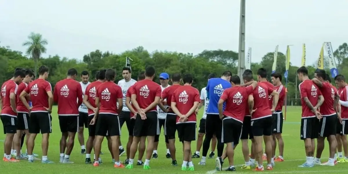 Dirigió a la Selección Paraguaya de Fútbol tiene la oferta para ir a un club de Río de Janeiro.