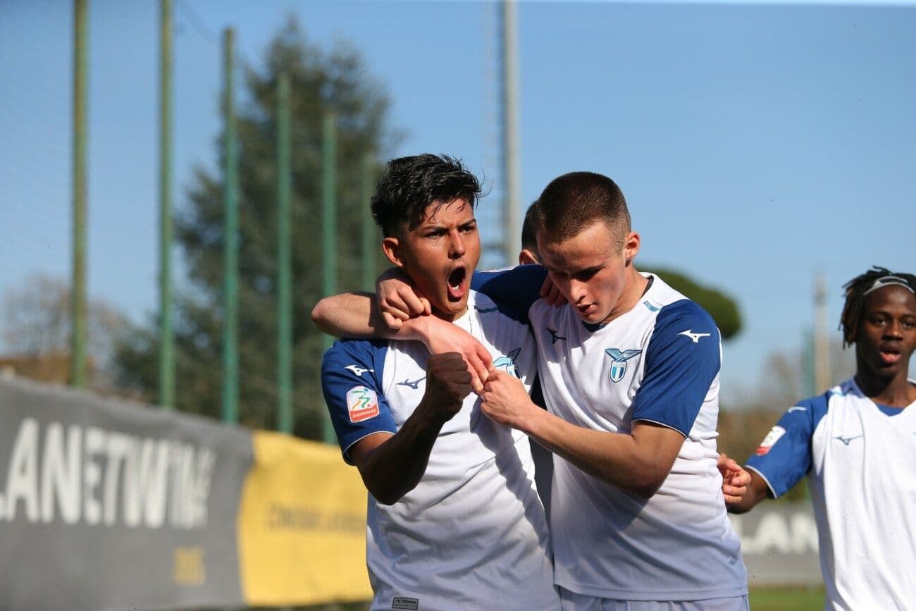 Dos futbolistas nacidos en Paraguay disputaron uno de los partidos de la liga italiana.