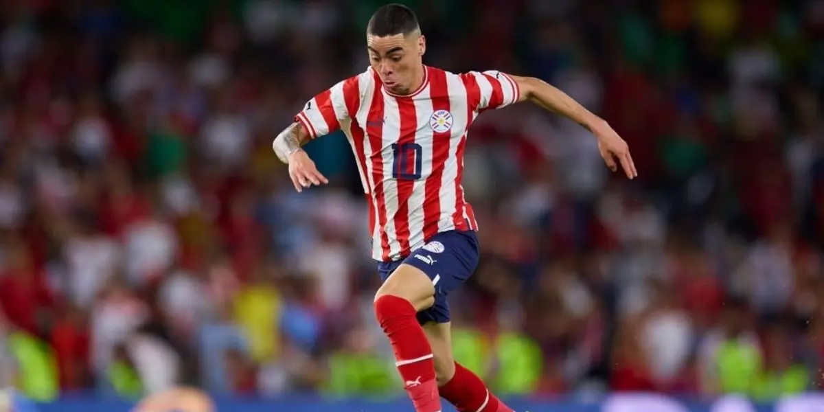 El 10 de Paraguay no puede llegar al gol como lo hace con Newcastle en Inglaterra.