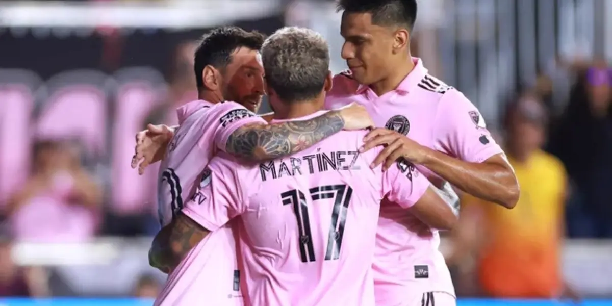 El argentino estaba en el vestuario cuando el paraguayo llegó a la sede del club.