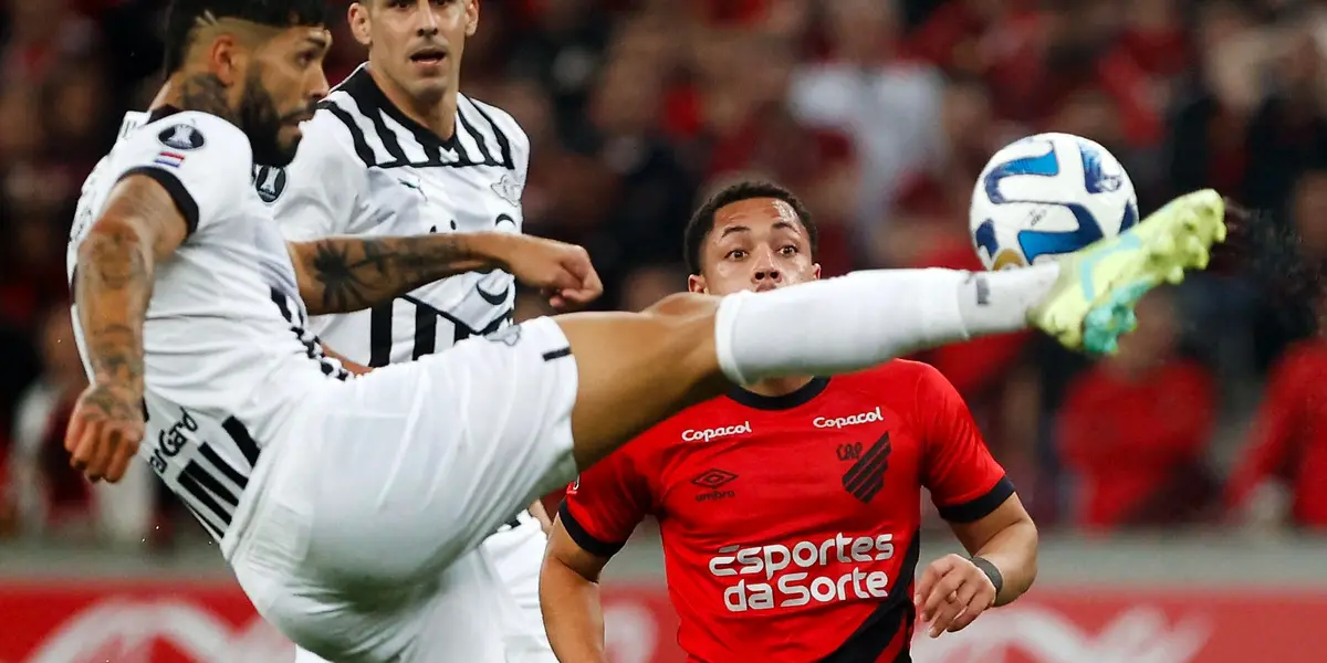El Atlético Mineiro presentó un video denunciado actos racistas por parte de hinchas liberteños.