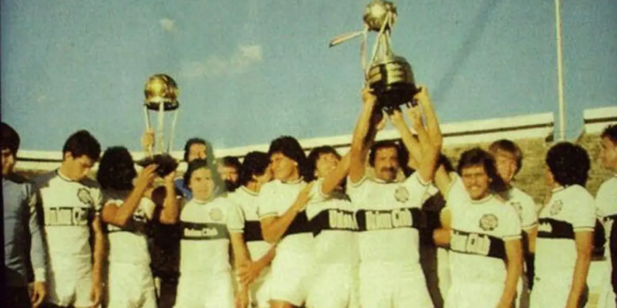 El decano se subió a la cima del fútbol mundial