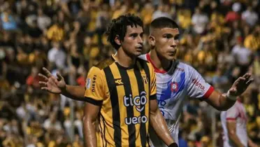 Se filtró el video del golpazo a lo MMA entre jugadores de Guaraní y Cerro Porteño