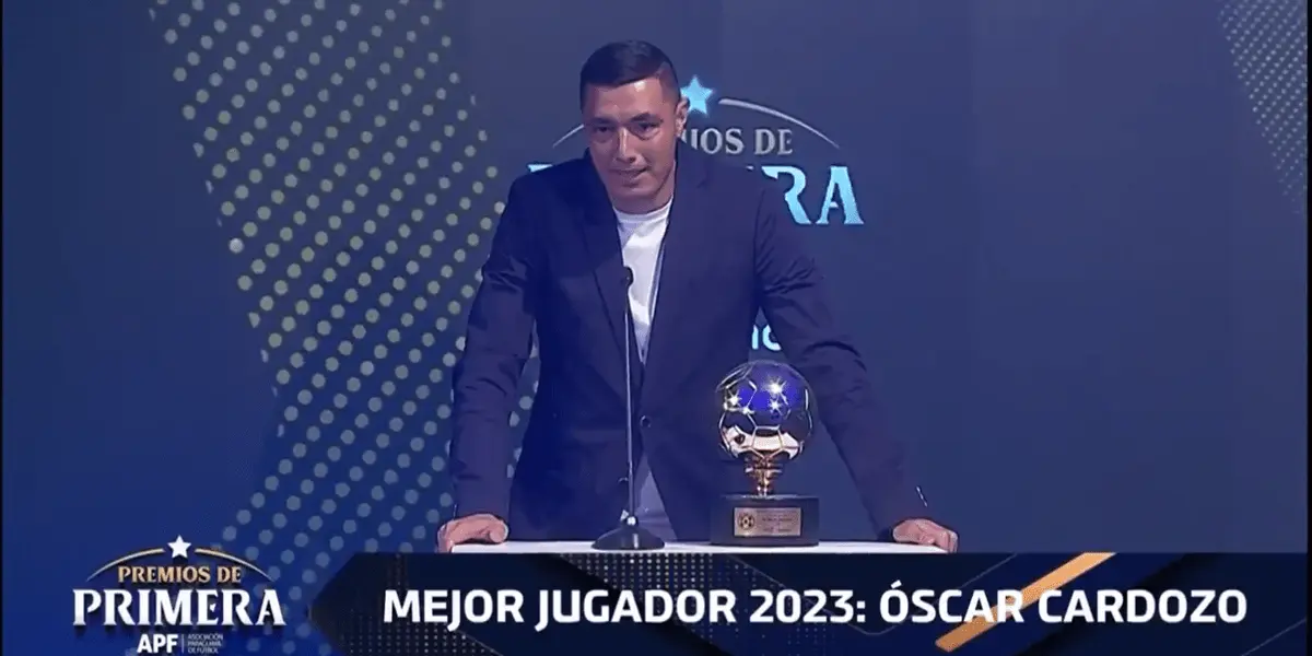 El delantero de Libertad fue elegido como el mejor jugador de la temporada 2023.