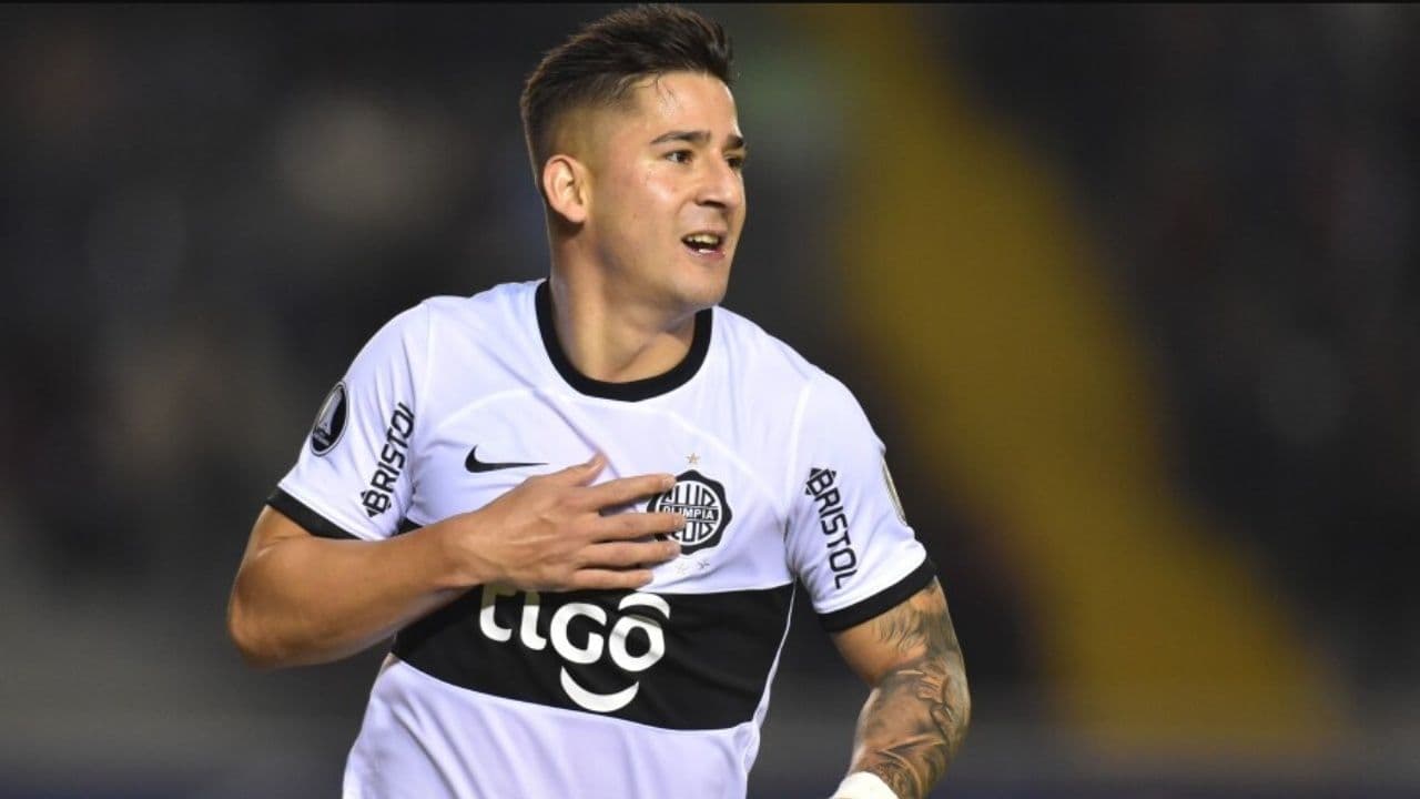El delantero de Olimpia no tiene una buena afinidad con la afición franjeada.