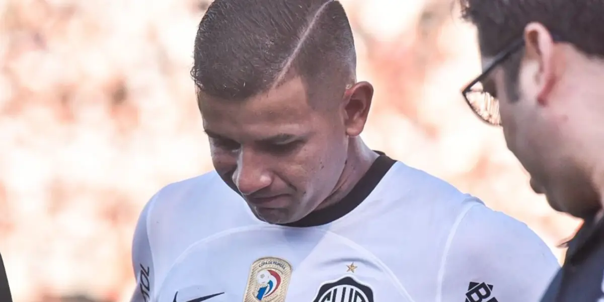 El delantero del decano volvió a lesionarse y estará fuera de las canchas