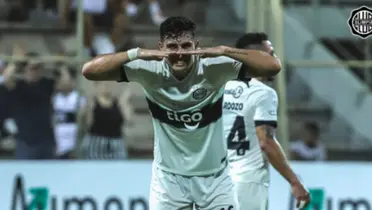 El delantero franjeado tiene una forma curiosa de gritar sus goles