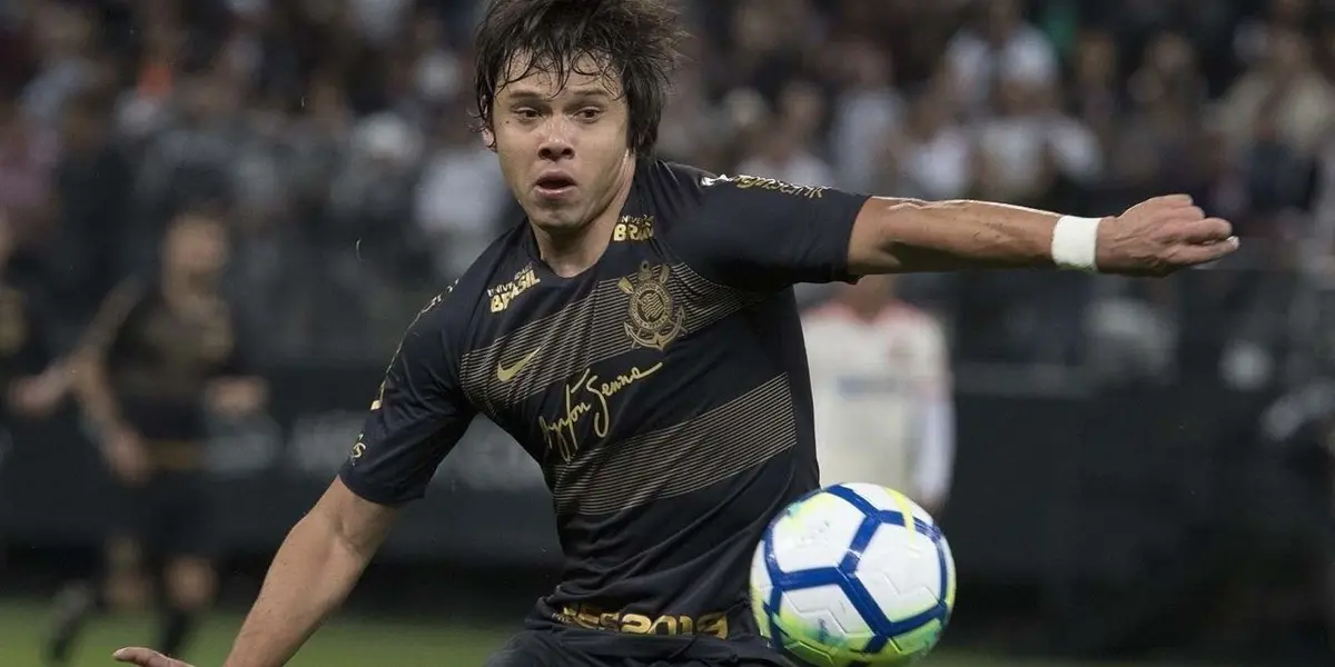 El delantero paraguayo Ángel Romero tenía muchas chances de dejar el Corinthians.