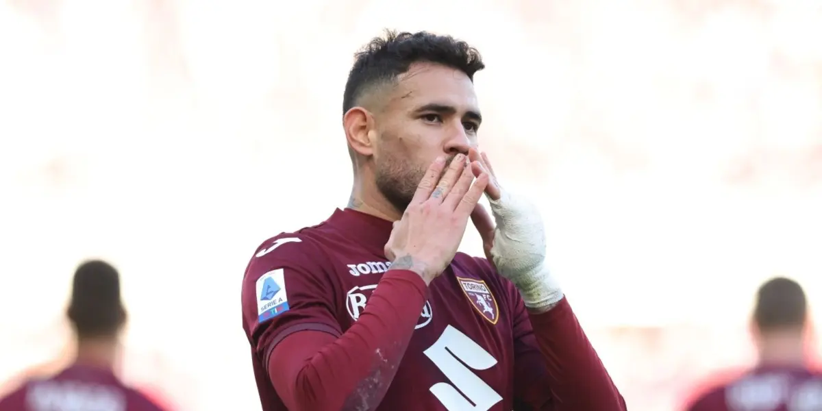 El delantero paraguayo aprovecha sus vacaciones para pensar en su futuro.