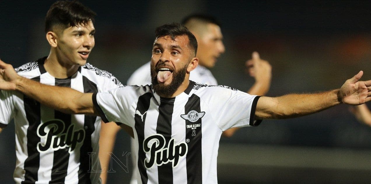 El Demonio Bareiro habló sobre la posibilidad de jugar en los equipos populares.