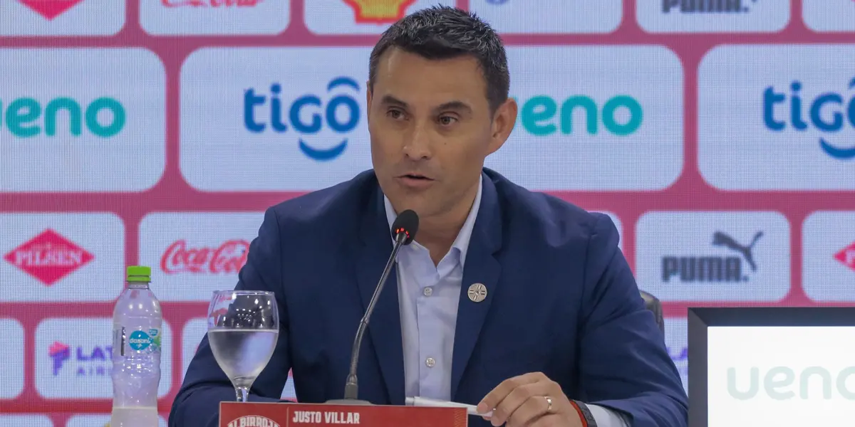 El Director de Selecciones opinó sobre las críticas que reciben los jugadores albirrojos.