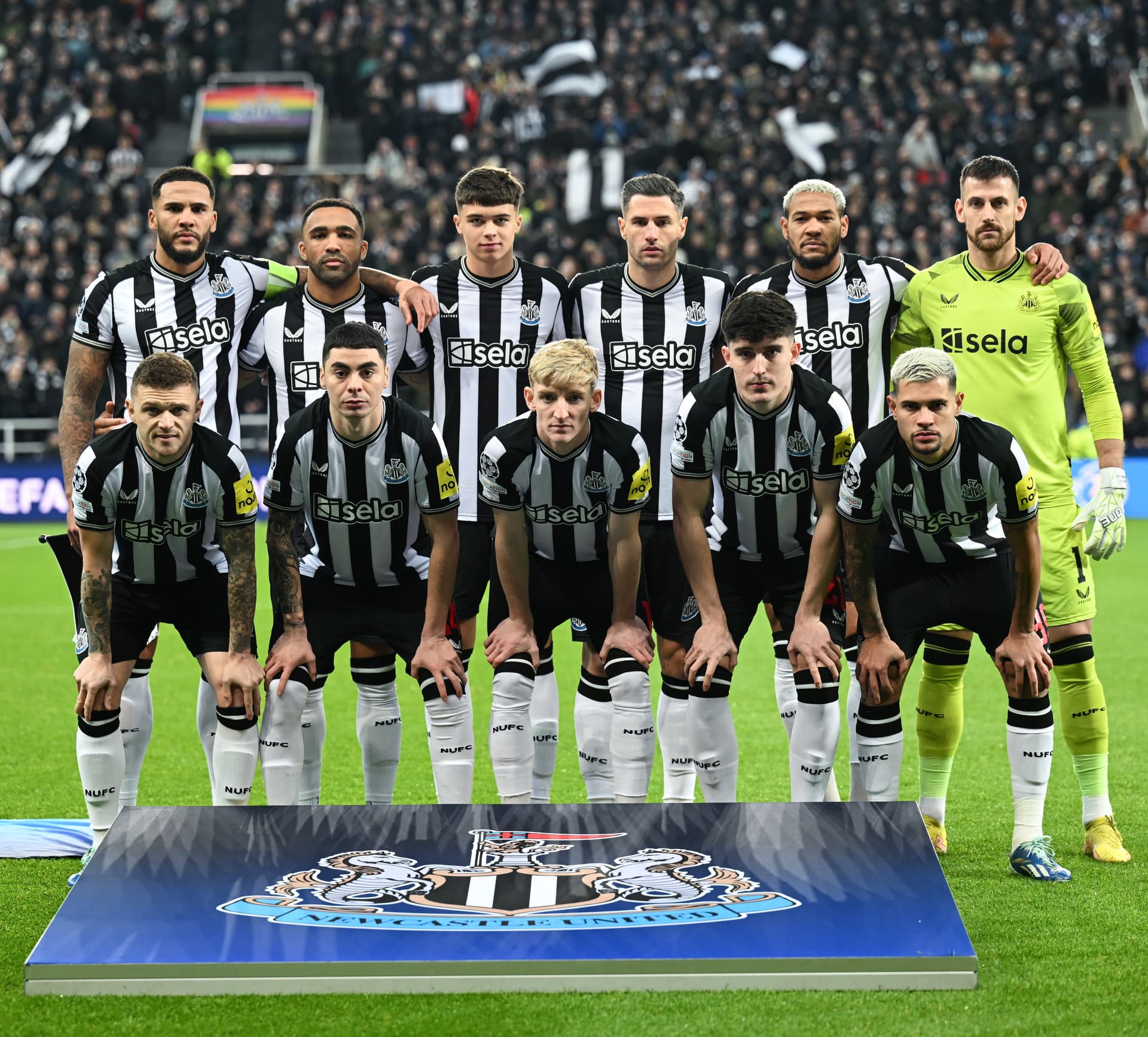 El equipo inglés no pudo ganarle a Milán y ni siquiera pudo clasificar a la Europa League.