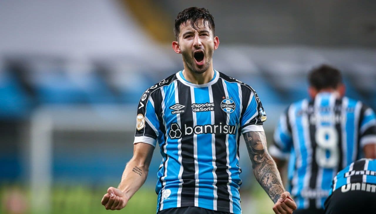 El ex Cerro Porteño sigue realizando acciones para el club de Porto Alegre.