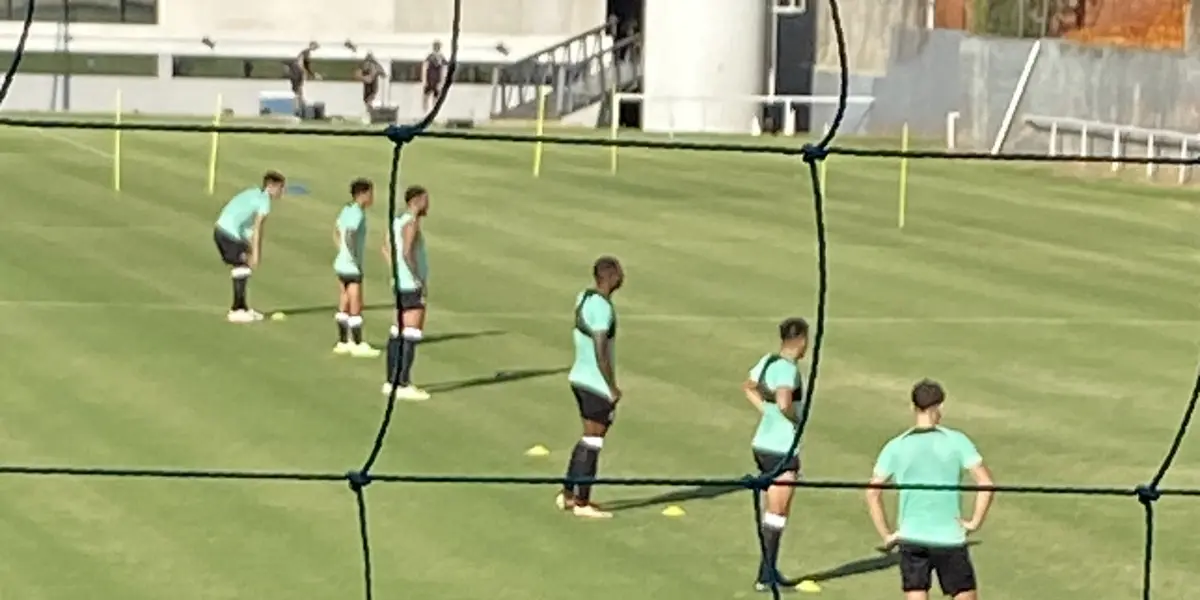 El futbolista que tiene todo arreglado para ir a Argentina sigue practicando