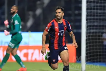 El lateral derecho debe buscar un nuevo club tras su salida del cuadro azulgrana.