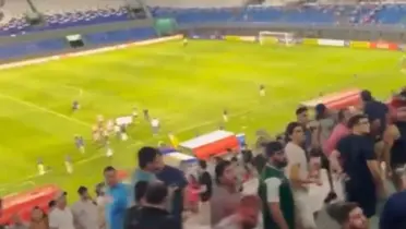 El mediocampista zurdo sufrió el reclamo de los hinchas azulgranas