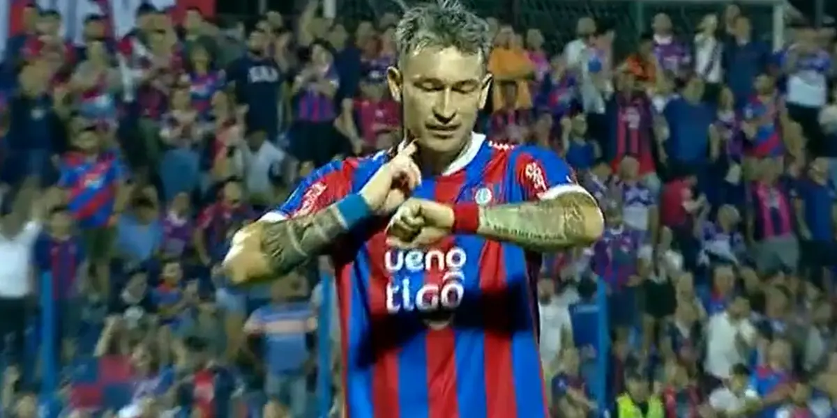 El Queso volvió a las redes vistiendo la camiseta de Cerro Porteño