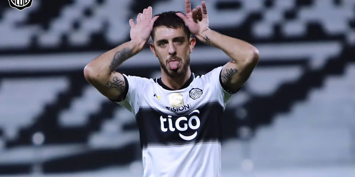 El uruguayo fue reconocido en la previa del partido ante Resistencia en el Manuel Ferreira.