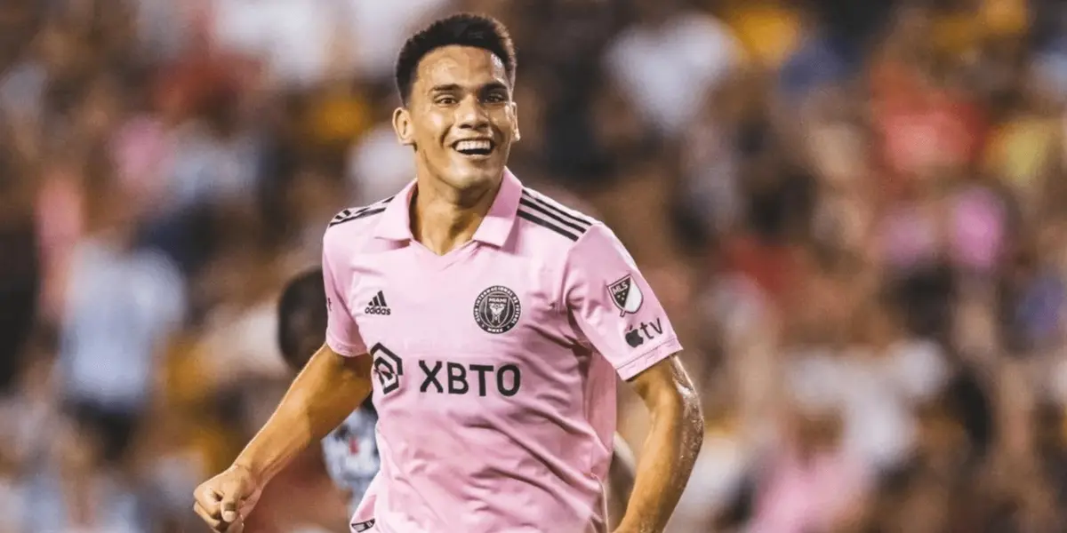 El volante paraguayo tuvo una gran idea para ayudar a sus compueblanos.