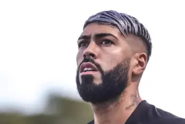 El zaguero central ahora ex gumarelo publicó una foto de despedida