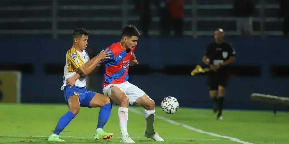 El zaguero central azulgrana está en una prestigioso listado entre los defensores.